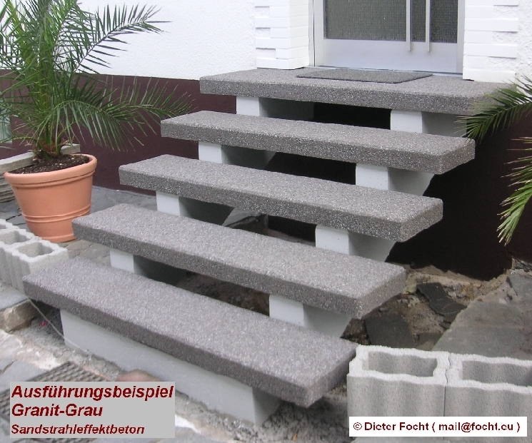 Ausführungsbeispiel Treppe mit Granit SE-Beton Stufen freitragend