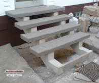 Treppen freitragende -Belag SE-Beton Granit -grau